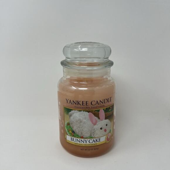 Yankee Candle BUNNY CAKE Large 22 oz JAR CANDLE Pink Easter Candle - Picture 1 of 4